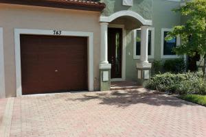 743 NE 33rd Terrace, Homestead, FL 33033, Sold 11/02/16