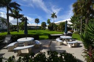 2561 S Ocean Blvd APT 2, Boca Raton, FL 33432, Sold 02/05/16