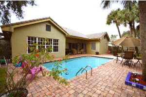 2703 Hampton Cir S, Delray Beach, FL 33445, Sold 03/04/16
