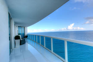 2711 S Ocean Dr, Hollywood, FL 33019, Sold 02/16/16