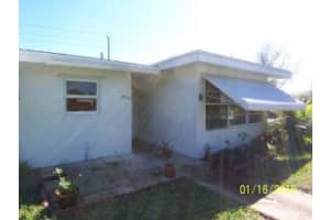 7266 E Oakridge Cir, Lantana, FL 33462, Sold 06/27/16