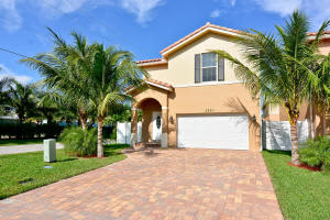 3301 Elizabeth Pl S, Palm Springs, FL 33461, Sold 07/01/16