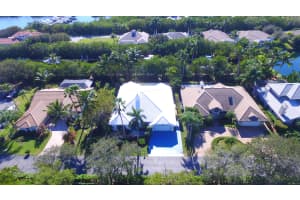 8394 SE Lagoon Dr, Hobe Sound, FL 33455, Sold 03/20/17