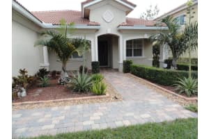 6728 Bulrush Ct, Greenacres, FL 33413, Sold 04/15/16