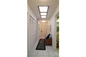 18 Ridge Pointe Dr, Boynton Beach, FL 33435, Sold 03/31/16