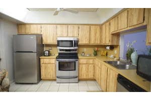 18 Ridge Pointe Dr, Boynton Beach, FL 33435, Sold 03/31/16