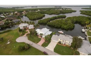 135 Dominion Ct, Fort Pierce, FL 34949, Sold 02/10/16