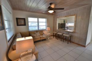 30 Andrews Ave, Delray Beach, FL 33483, Sold 08/17/16