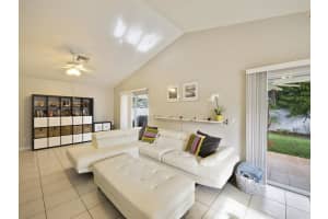 901 W Hawie St, Jupiter, FL 33458, Sold 04/14/16