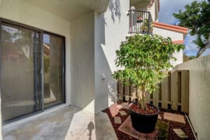 5533 Courtyard Dr, Margate, FL 33063, Sold 02/24/16