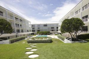 2275 S Ocean Blvd, Palm Beach, FL 33480, Sold 04/15/16