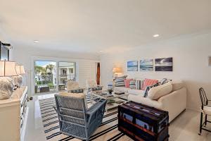 2613 N Ocean Blvd W4, Delray Beach, FL 33483, Sold 06/15/16