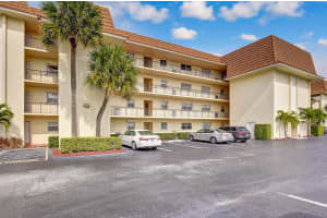 410 Wilma Cir, Riviera Beach, FL 33404, Sold 07/01/16