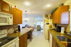 7584 Silver Woods Ct, Boca Raton, FL 33433, Sold 06/15/16