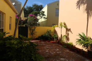 5883 Michaux St, Boca Raton, FL 33433, Sold 08/17/16