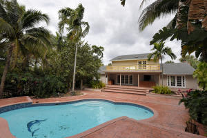 284 Westwood Cir N, West Palm Beach, FL 33411, Sold 05/23/16