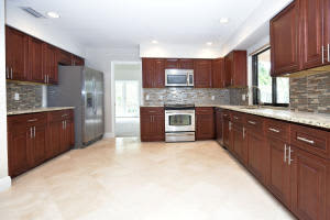 284 Westwood Cir N, West Palm Beach, FL 33411, Sold 05/23/16
