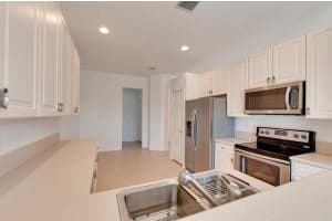 36 Lancaster Rd, Boynton Beach, FL 33426, Sold 05/16/16