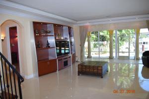 801 Newcastle St, Boca Raton, FL 33487, Sold 09/16/16