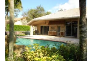 2566 Hampton Cir N, Delray Beach, FL 33445, Sold 05/05/16