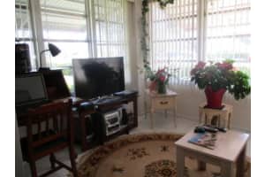 7407 W Oakridge Cir, Lantana, FL 33462, Sold 08/01/16