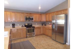 430 Lexington Ave SW, Vero Beach, FL 32962, Sold 03/29/16