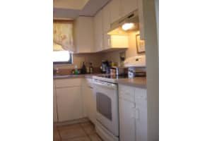 890 N Federal Hwy APT 104, Lantana, FL 33462, Sold 06/17/16