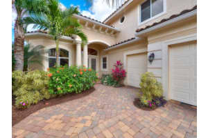 132 Bianca Dr, Palm Beach Gardens, FL 33418, Sold 06/30/16