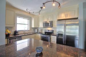 525 Dotterel Rd #33d, Delray Beach, FL 33444, Sold 04/26/16