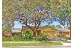 7600 Lakeside Woods Dr, Orlando, FL 32810, Sold 07/20/16