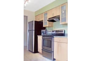 7600 Lakeside Woods Dr, Orlando, FL 32810, Sold 07/20/16