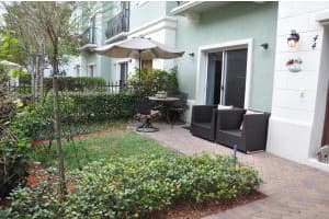 44 NW 7th St, Boca Raton, FL 33432, Sold 05/06/16