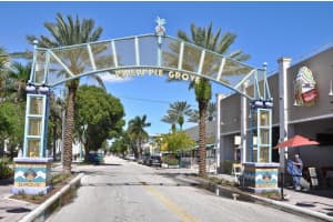 295 NE 5th Ave, Delray Beach, FL 33483, Sold 06/08/16