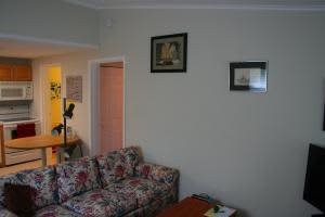 441 7th Pl Bldg 11, Vero Beach, FL 32962, Sold 05/12/16