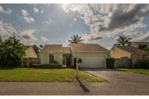 545 Goldenwood Way, Wellington, FL 33414, Sold 05/23/16