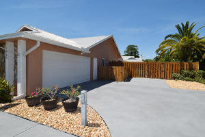 2945 SE Glasgow Dr, Stuart, FL 34997, Sold 09/22/16