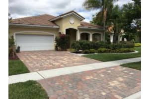 6752 Osage Cir, Greenacres, FL 33413, Sold 07/18/16