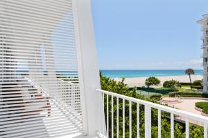 2275 S Ocean Blvd, Palm Beach, FL 33480, Sold 08/31/16