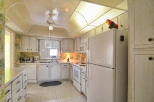 100 Intracoastal Pl, Jupiter, FL 33469, Sold 06/03/16