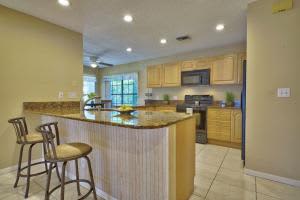4144 NW 2nd Ln, Delray Beach, FL 33445, Sold 05/13/16
