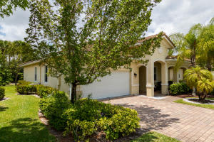 6835 Osage Cir, Greenacres, FL 33413, Sold 08/11/16