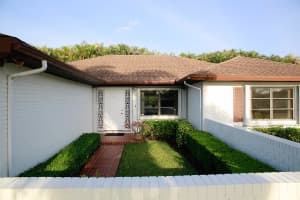 10855 Greentrail Dr S, Boynton Beach, FL 33436, Sold 04/21/17