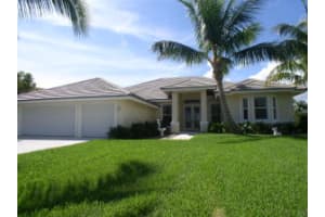 8256 SE Governors Way, Hobe Sound, FL 33455, Sold 08/15/16