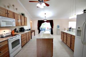 6045 Ridge Lake Cir, Vero Beach, FL 32967, Sold 09/02/16