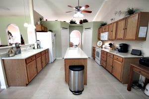 6045 Ridge Lake Cir, Vero Beach, FL 32967, Sold 09/02/16