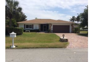11 Castle Ct, Fort Pierce, FL 34949, Sold 11/17/16