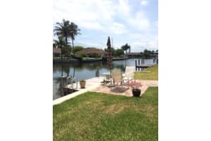 11 Castle Ct, Fort Pierce, FL 34949, Sold 11/17/16