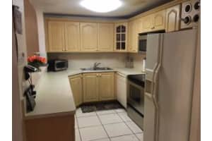 7511 NW 174th Terrace, Hialeah, FL 33015, Sold 08/12/16