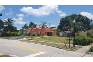 622 Westwood Rd, West Palm Beach, FL 33401, Sold 07/08/16