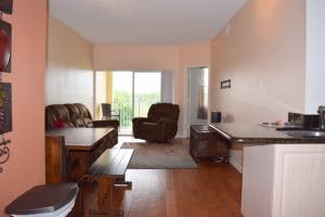 2040 Greenview Shores Blvd, Wellington, FL 33414, Sold 06/28/16